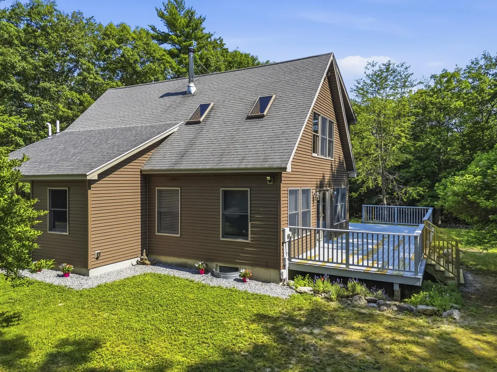 61 Abrams Lane Poland ME 04274