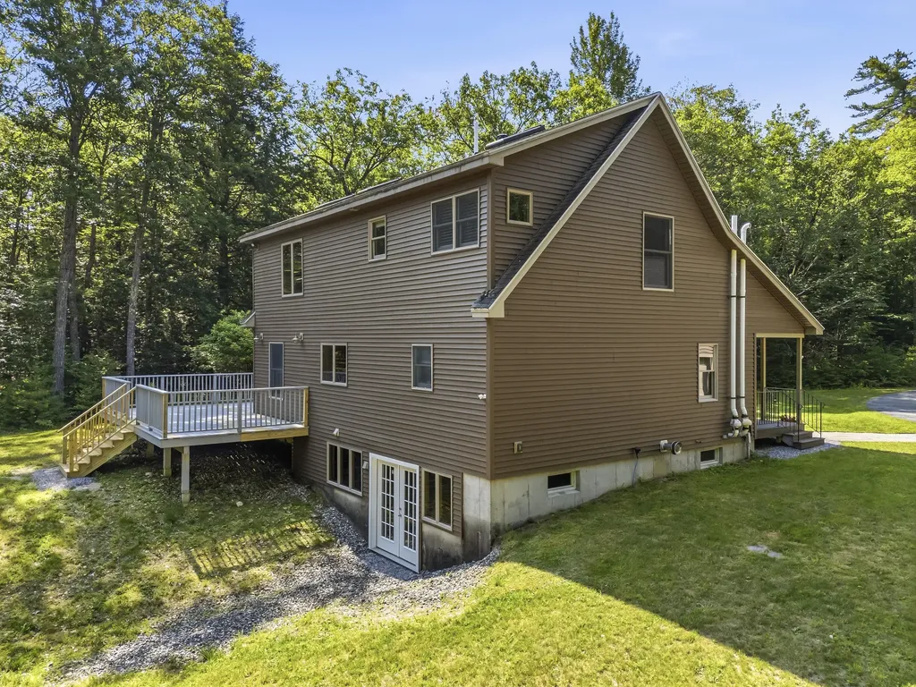 61 Abrams Lane Poland ME 04274