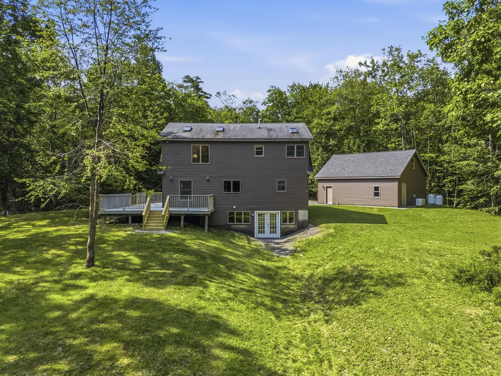 61 Abrams Lane Poland ME 04274