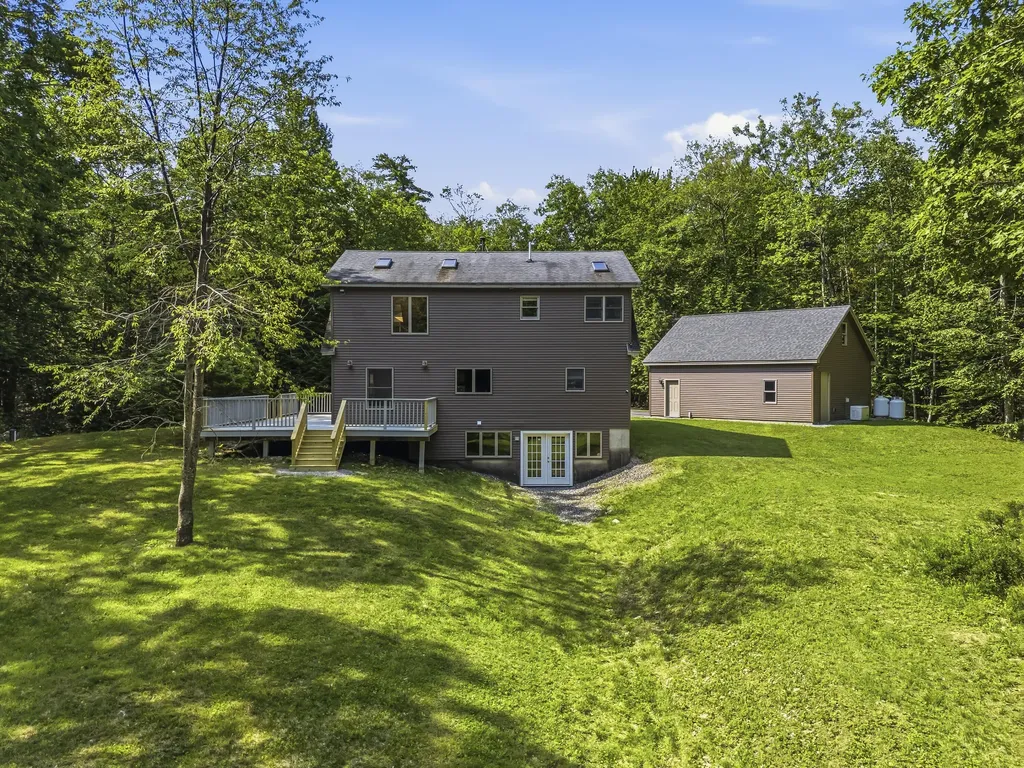 61 Abrams Lane Poland ME 04274