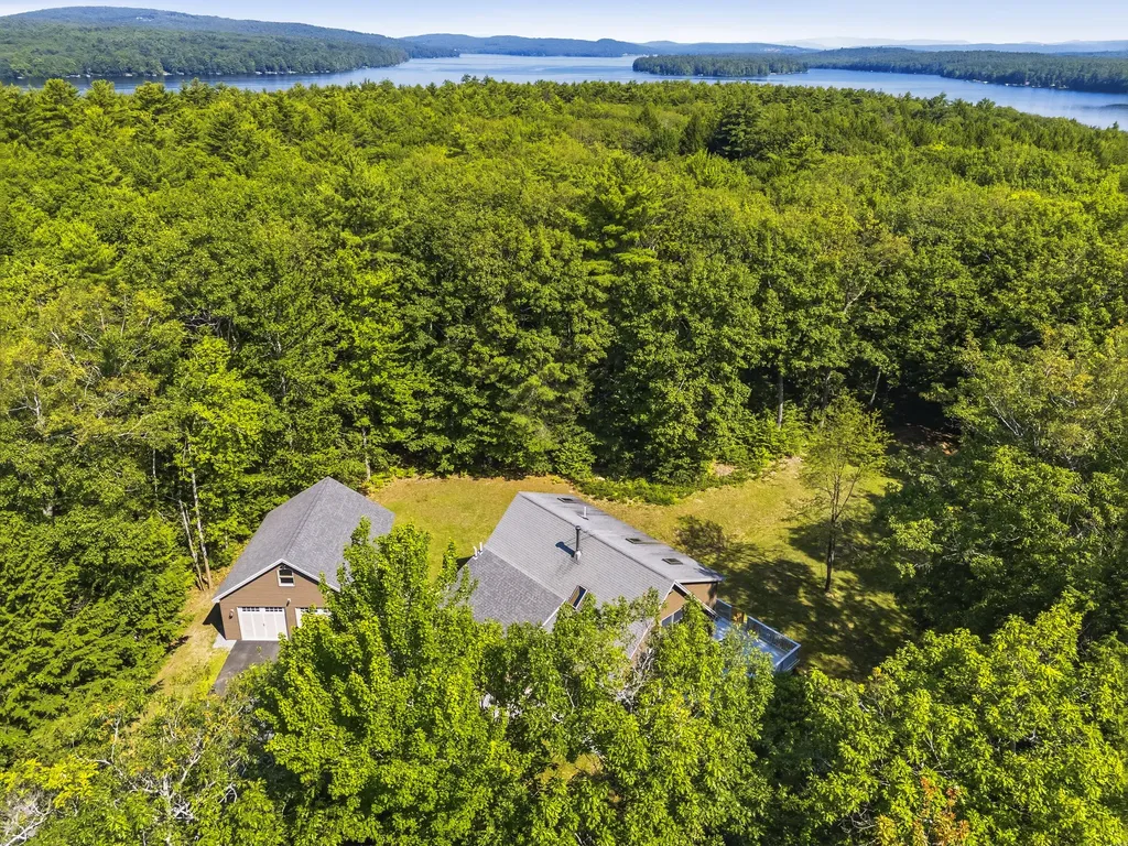61 Abrams Lane Poland ME 04274