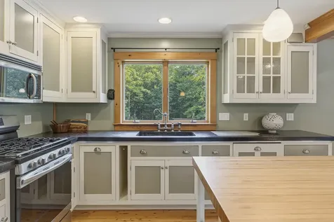 61 Abrams Lane Poland ME 04274