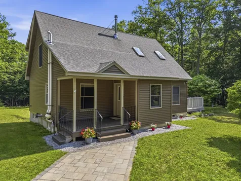 61 Abrams Lane Poland ME 04274