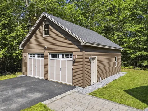 61 Abrams Lane Poland ME 04274