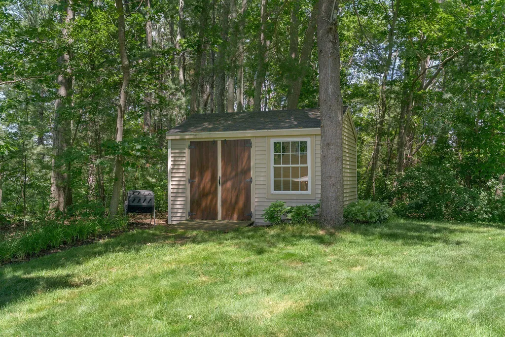 31 Pine Ledge Drive Scarborough ME 04074