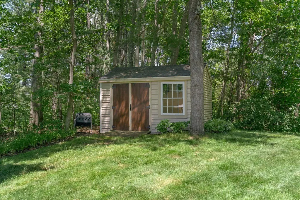 31 Pine Ledge Drive Scarborough ME 04074