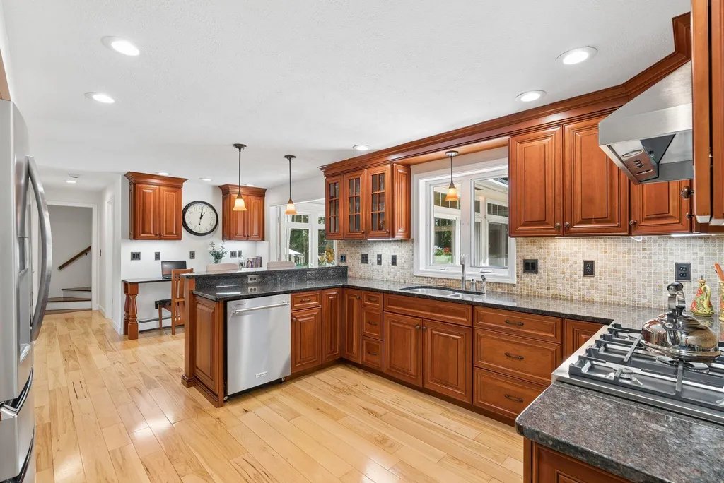 31 Pine Ledge Drive Scarborough ME 04074