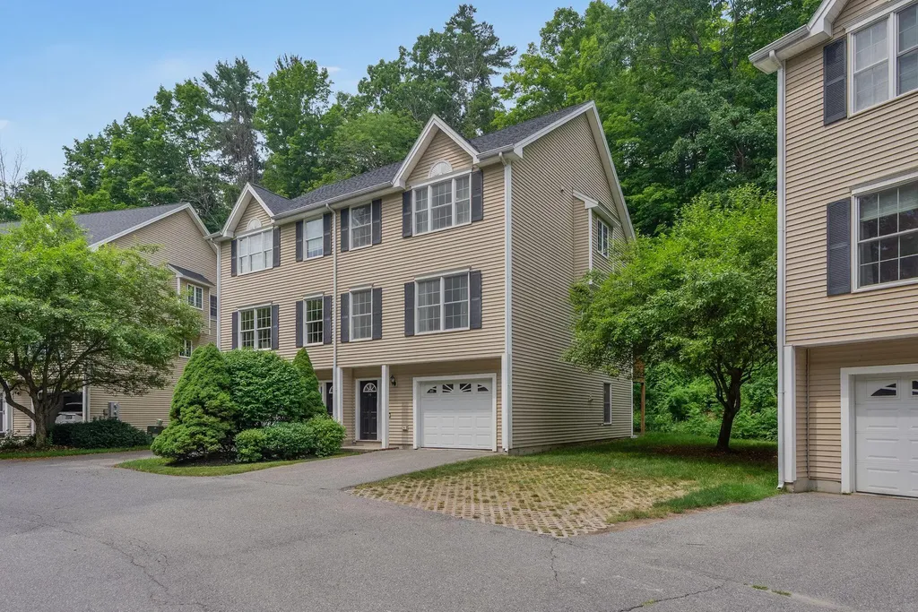 16 Woodside Drive Gorham ME 04038