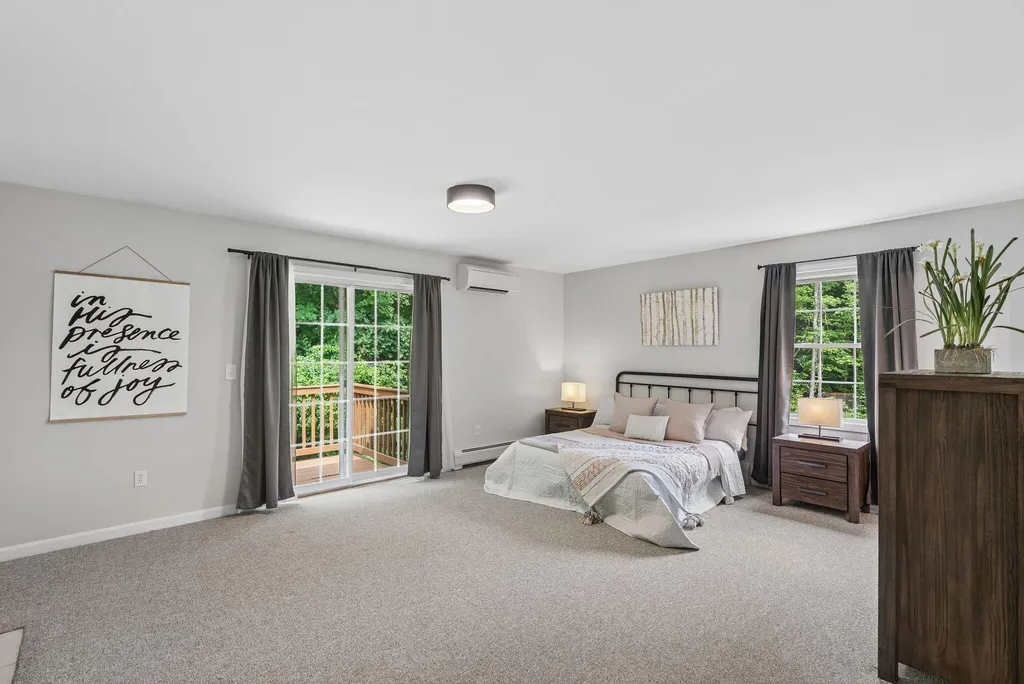 16 Woodside Drive Gorham ME 04038