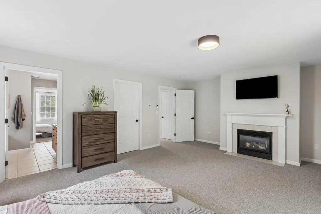 16 Woodside Drive Gorham ME 04038