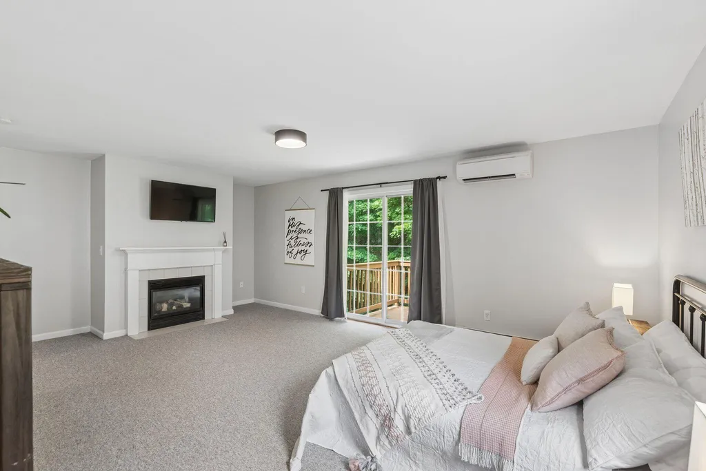 16 Woodside Drive Gorham ME 04038