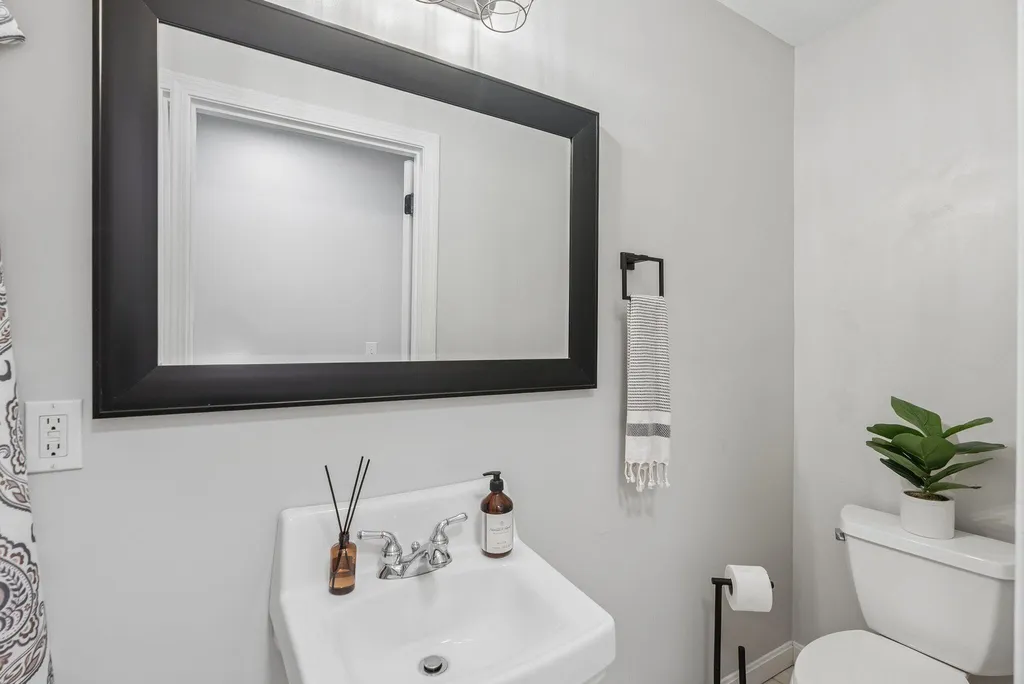 16 Woodside Drive Gorham ME 04038