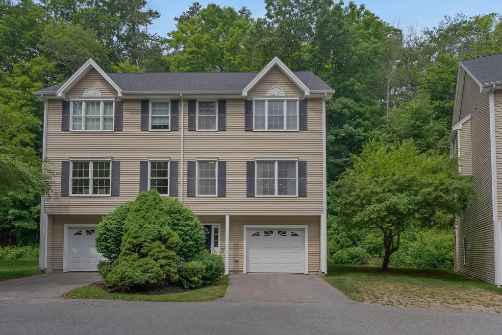 16 Woodside Drive Gorham ME 04038