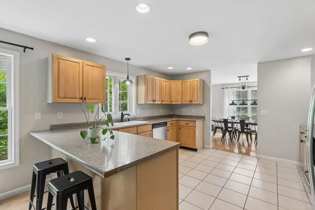 16 Woodside Drive Gorham ME 04038