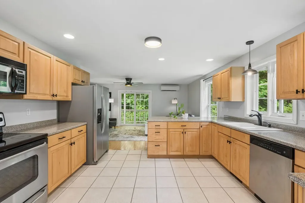 16 Woodside Drive Gorham ME 04038