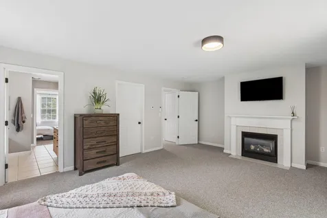 16 Woodside Drive Gorham ME 04038