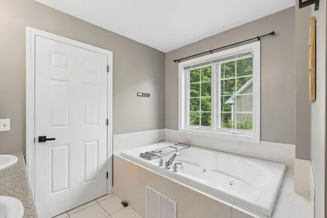 16 Woodside Drive Gorham ME 04038