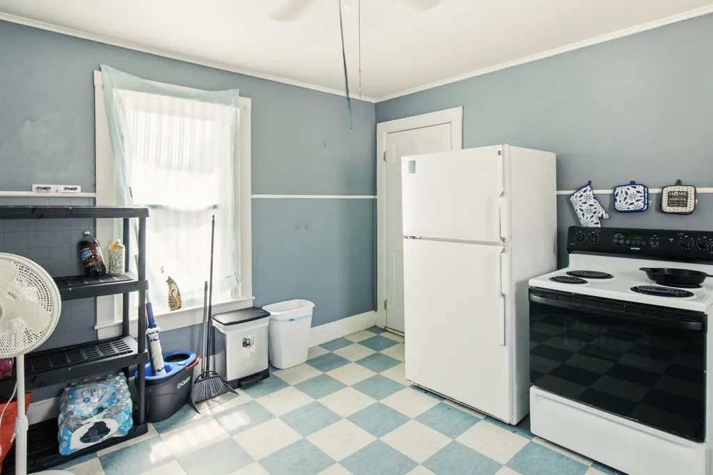 82 Hampshire Street Auburn ME 04210