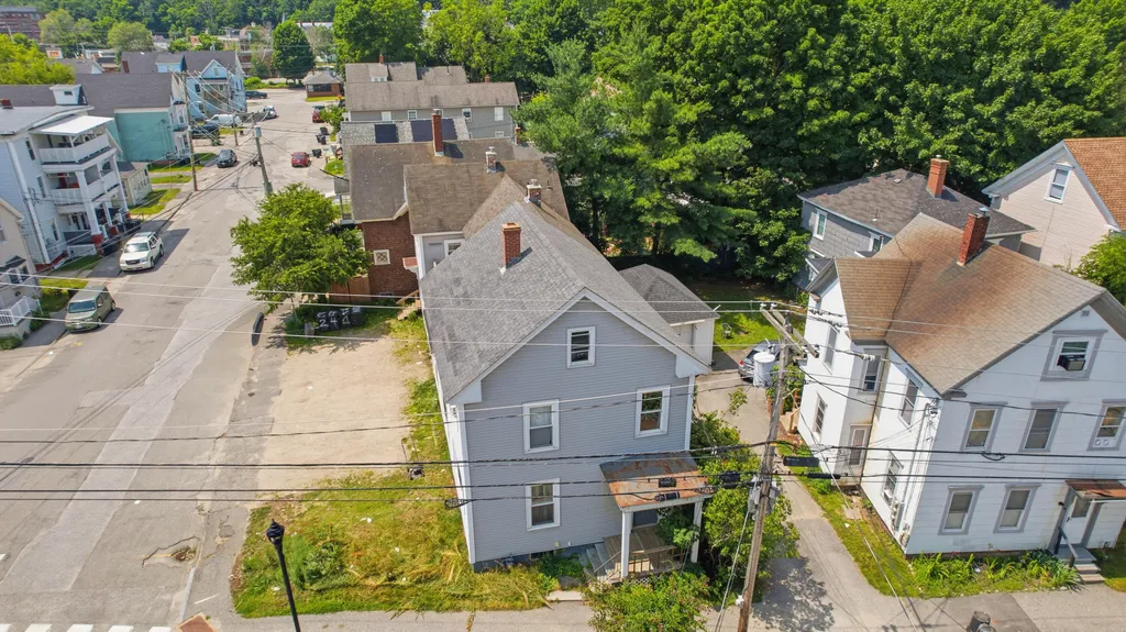 82 Hampshire Street Auburn ME 04210