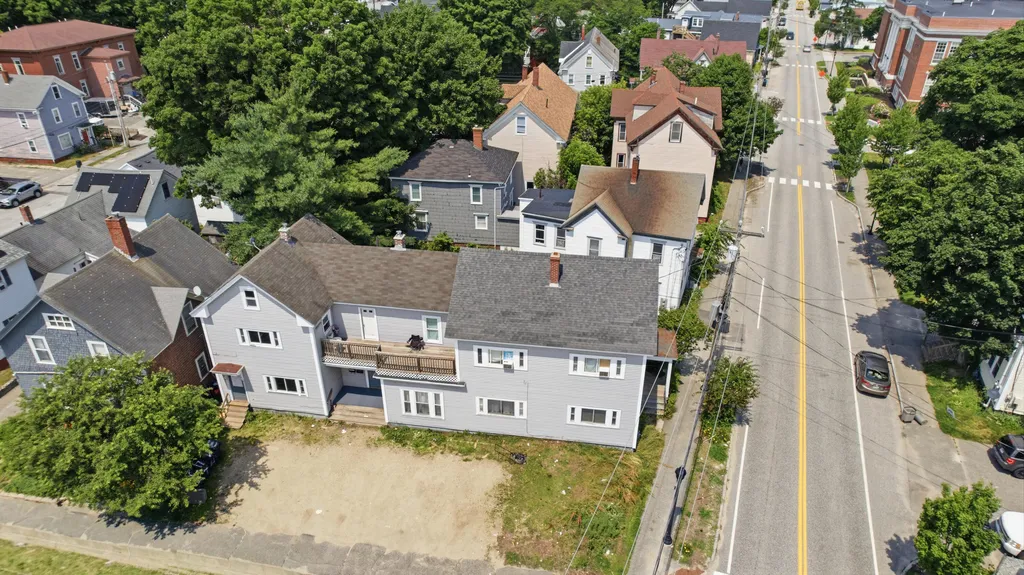 82 Hampshire Street Auburn ME 04210