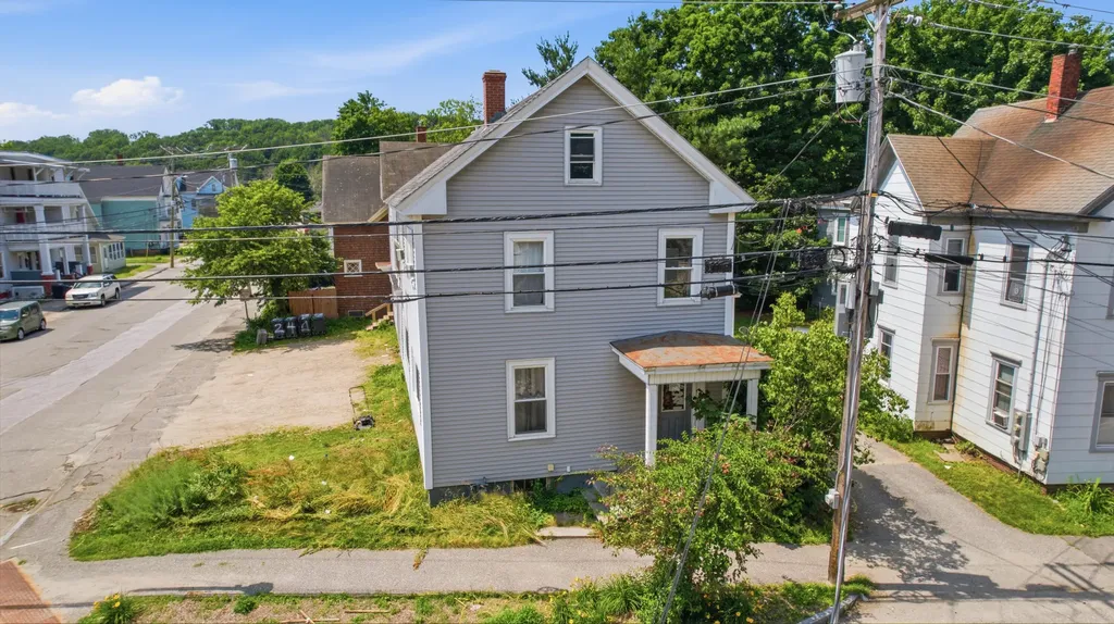 82 Hampshire Street Auburn ME 04210