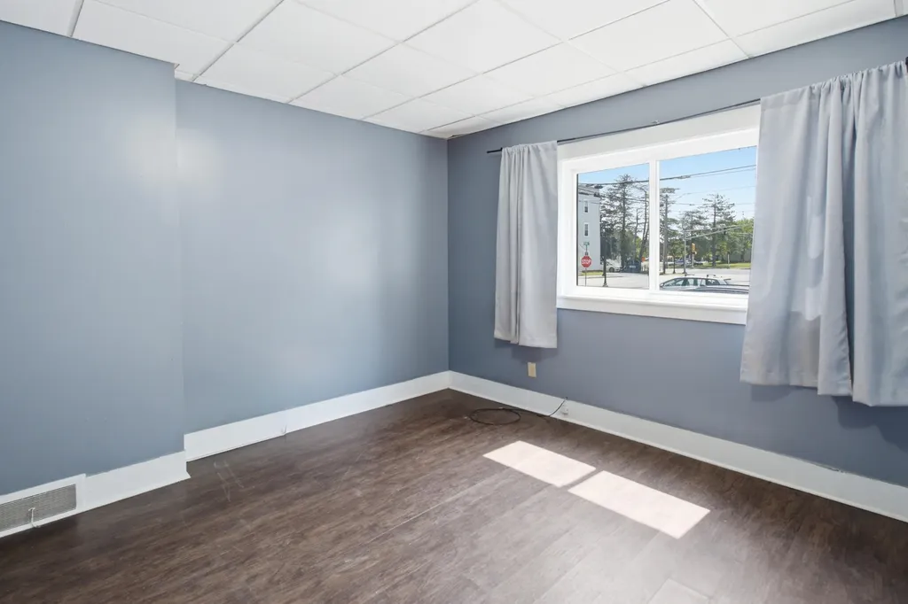 82 Hampshire Street Auburn ME 04210