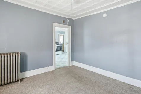 82 Hampshire Street Auburn ME 04210