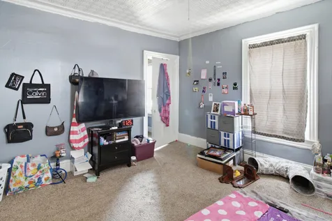 82 Hampshire Street Auburn ME 04210