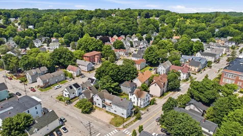 82 Hampshire Street Auburn ME 04210