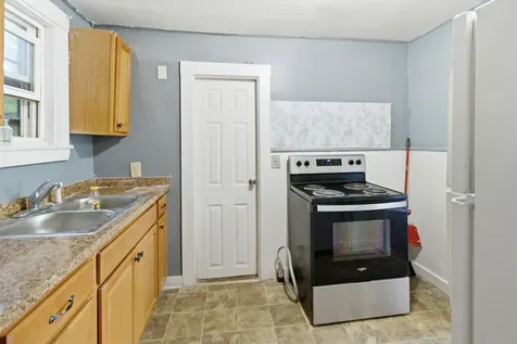 82 Hampshire Street Auburn ME 04210