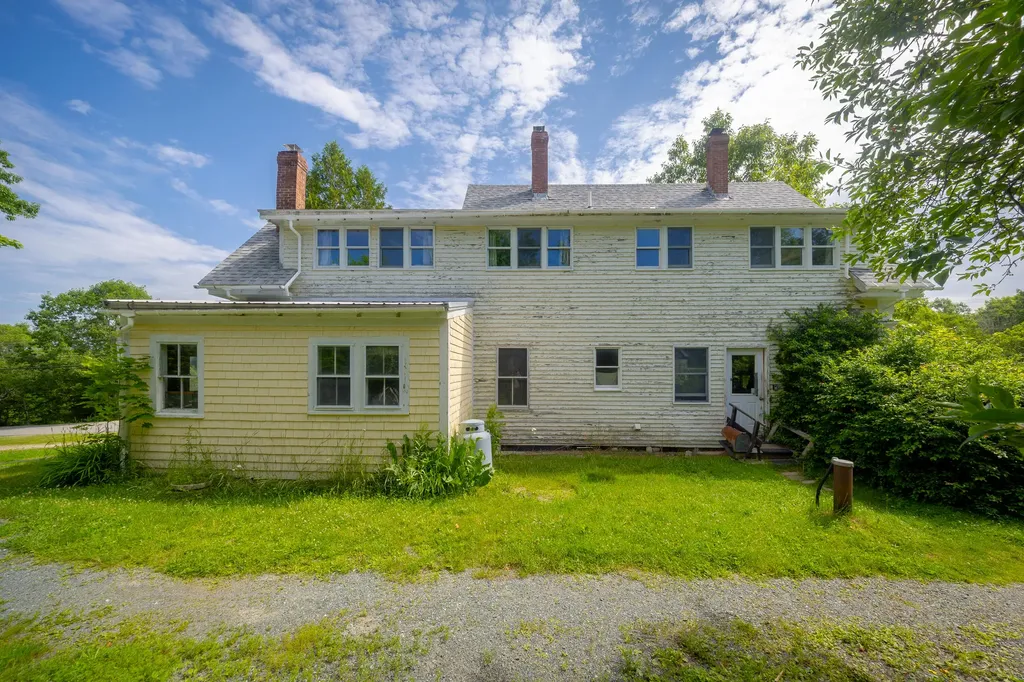 19 Newbury Neck Road Surry ME 04684