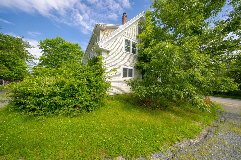 19 Newbury Neck Road Surry ME 04684