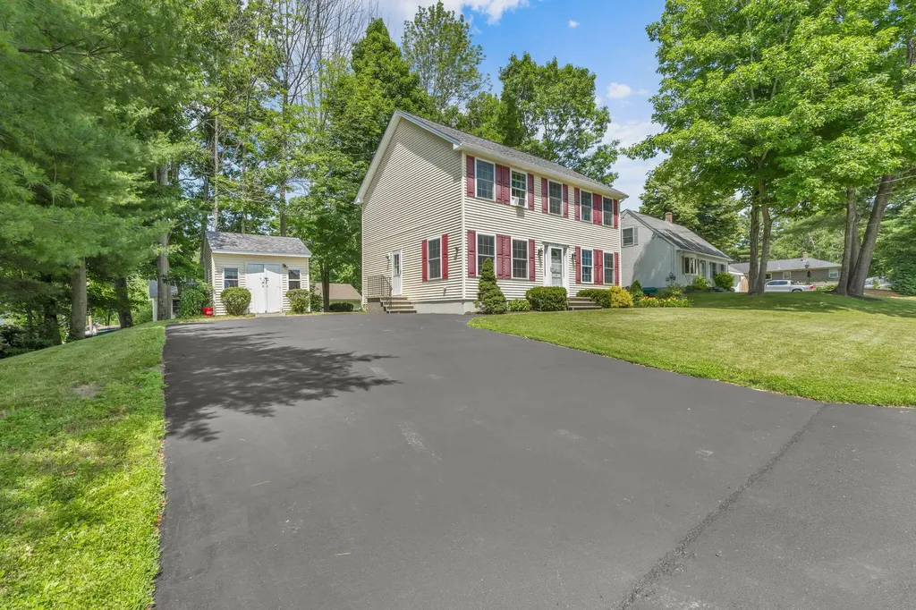 5 Chenault Street Lewiston ME 04240