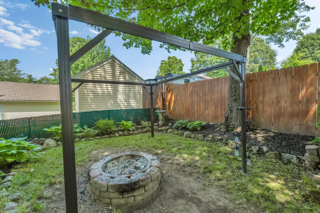 5 Chenault Street Lewiston ME 04240
