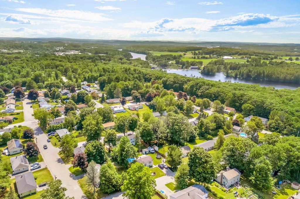 5 Chenault Street Lewiston ME 04240