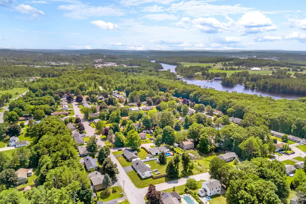 5 Chenault Street Lewiston ME 04240