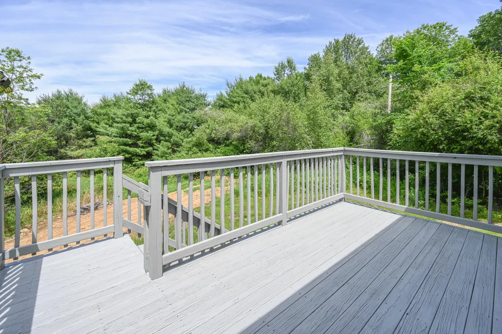 6 Garland Way Limington ME 04049