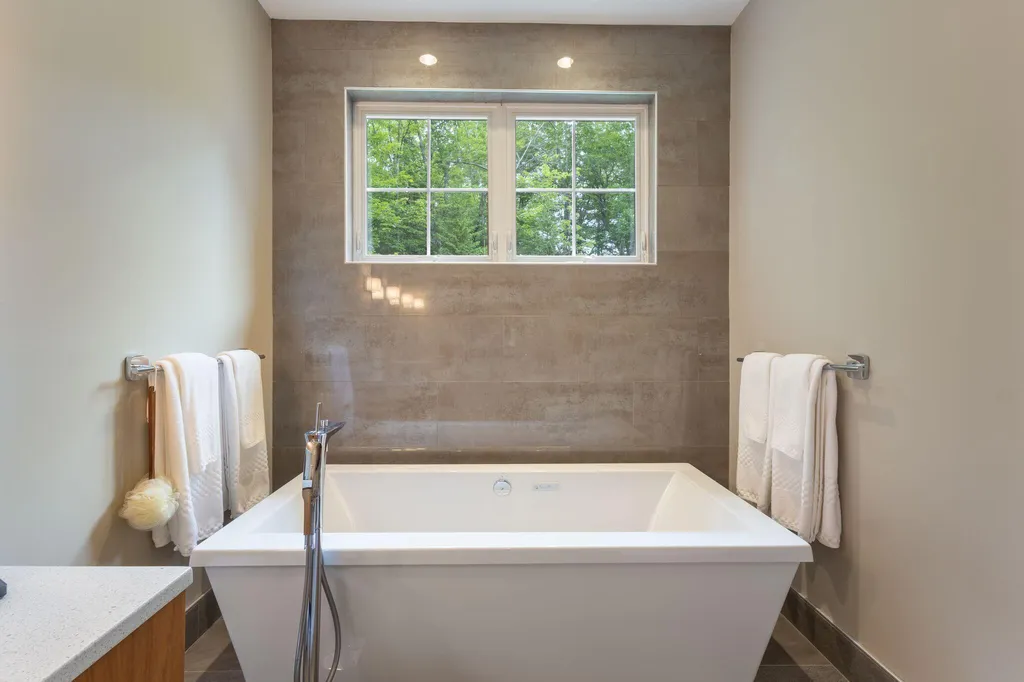 27 Sycamore Lane Kennebunk ME 04043