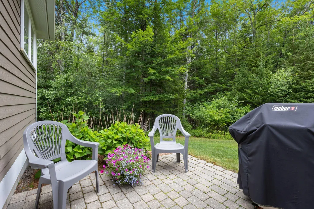 27 Sycamore Lane Kennebunk ME 04043
