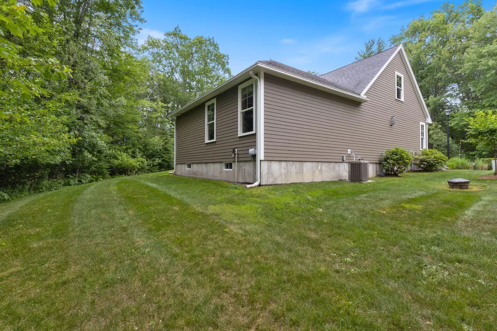 27 Sycamore Lane Kennebunk ME 04043
