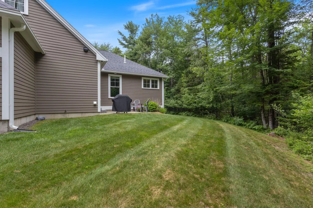 27 Sycamore Lane Kennebunk ME 04043