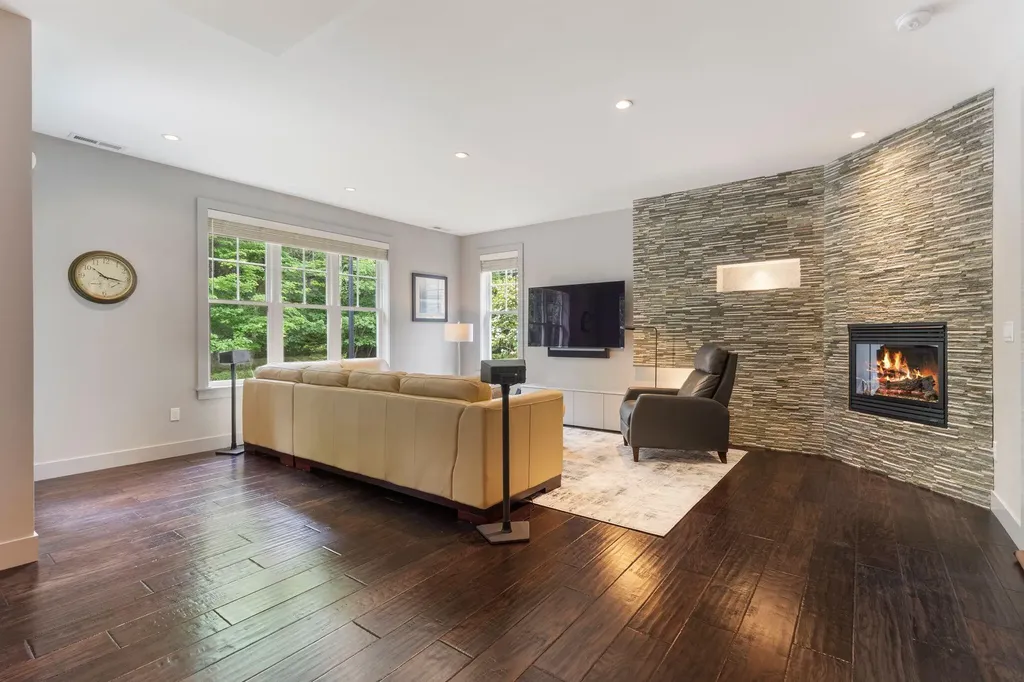 27 Sycamore Lane Kennebunk ME 04043
