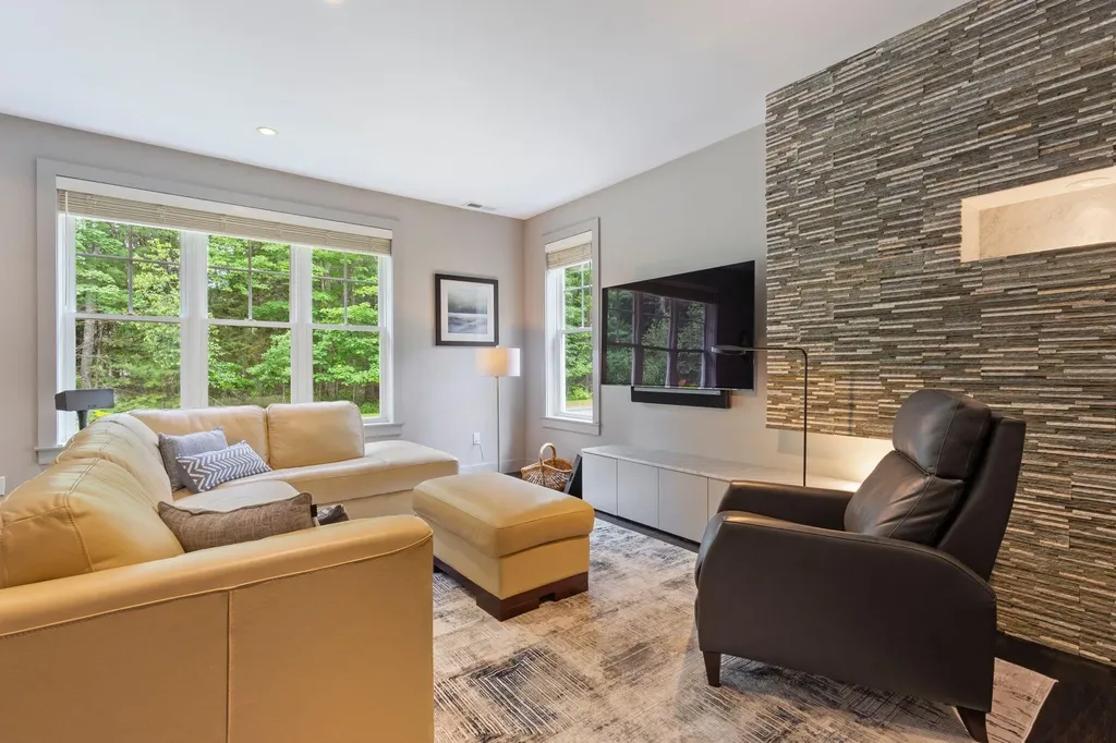 27 Sycamore Lane Kennebunk ME 04043