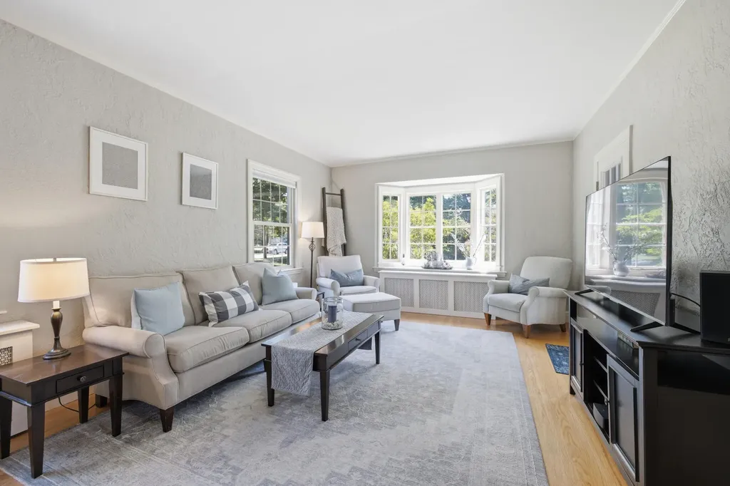 74 Fletcher Street Kennebunk ME 04043