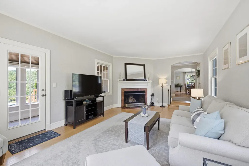 74 Fletcher Street Kennebunk ME 04043