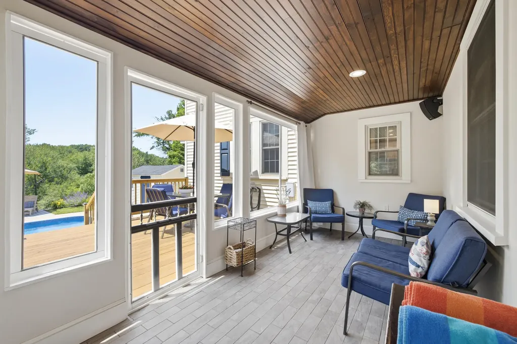 74 Fletcher Street Kennebunk ME 04043