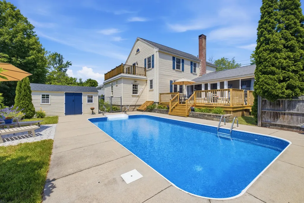 74 Fletcher Street Kennebunk ME 04043