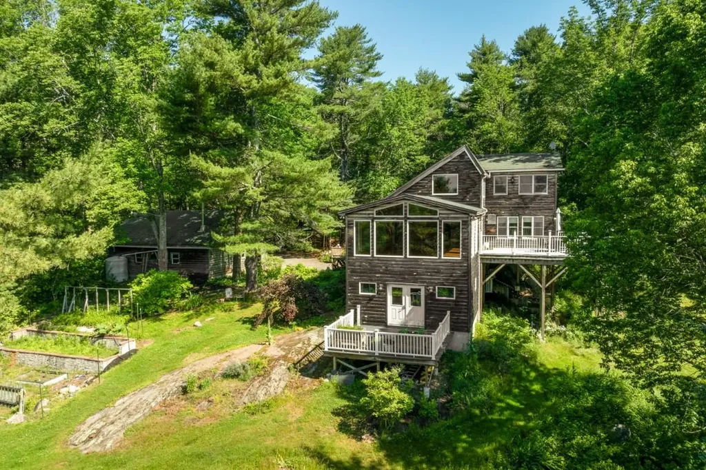 82 Back Narrows Road Boothbay ME 04537
