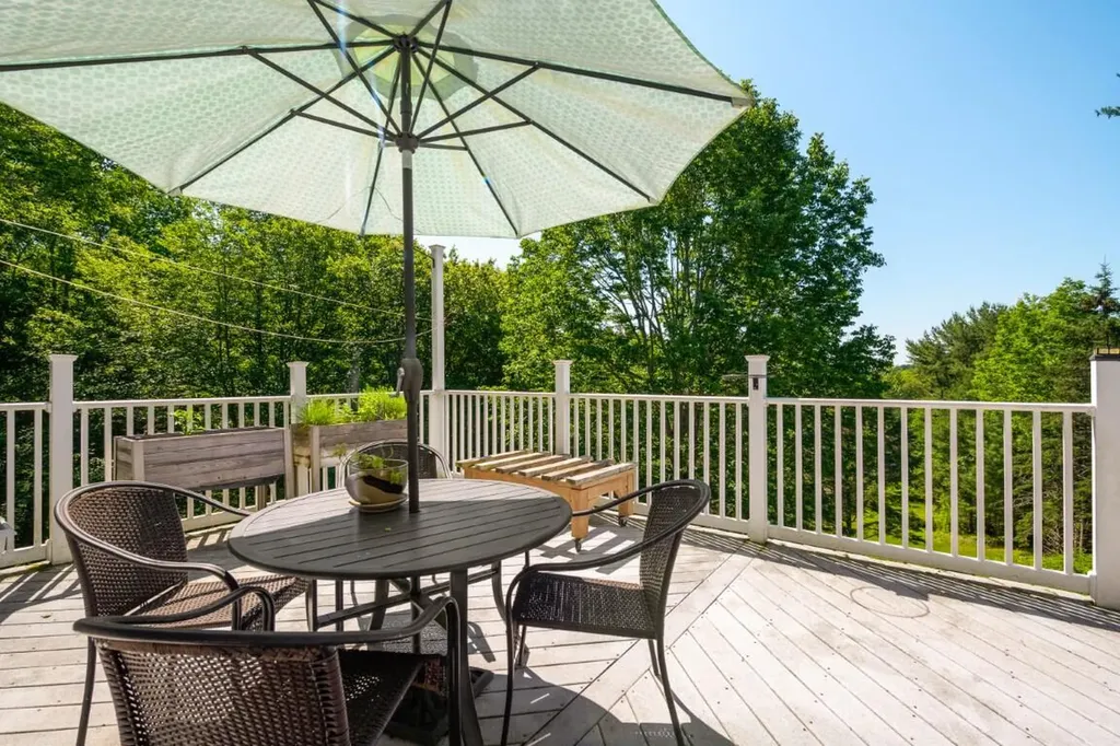 82 Back Narrows Road Boothbay ME 04537