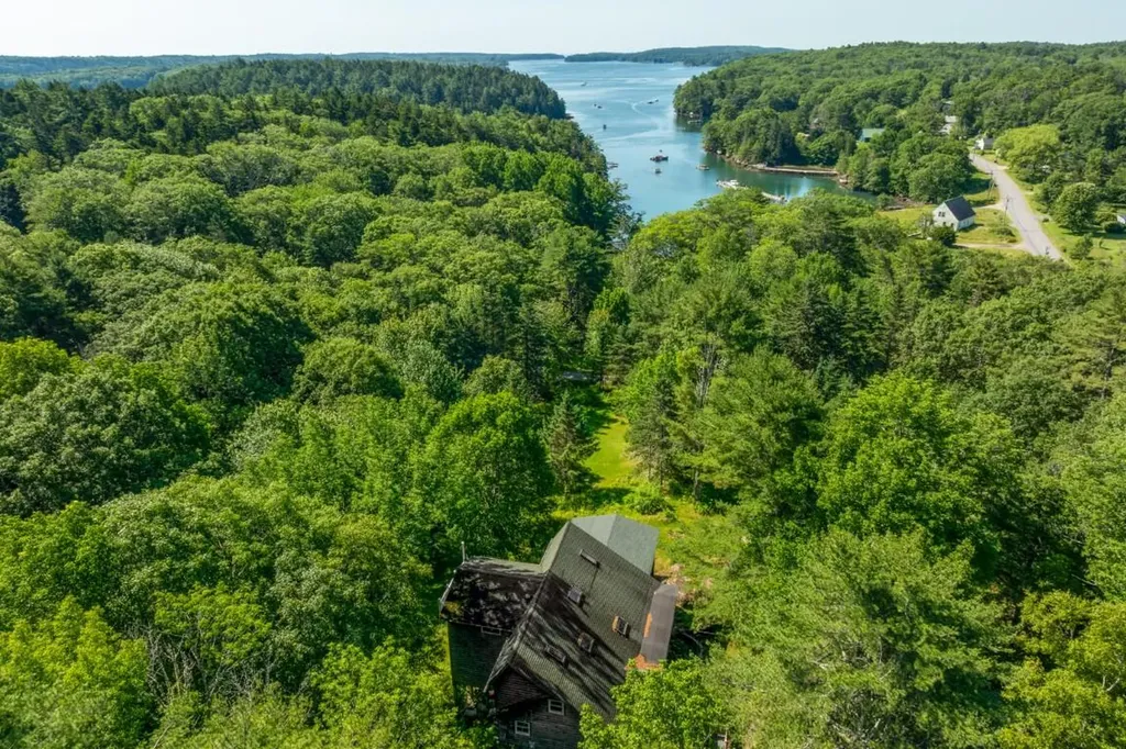 82 Back Narrows Road Boothbay ME 04537